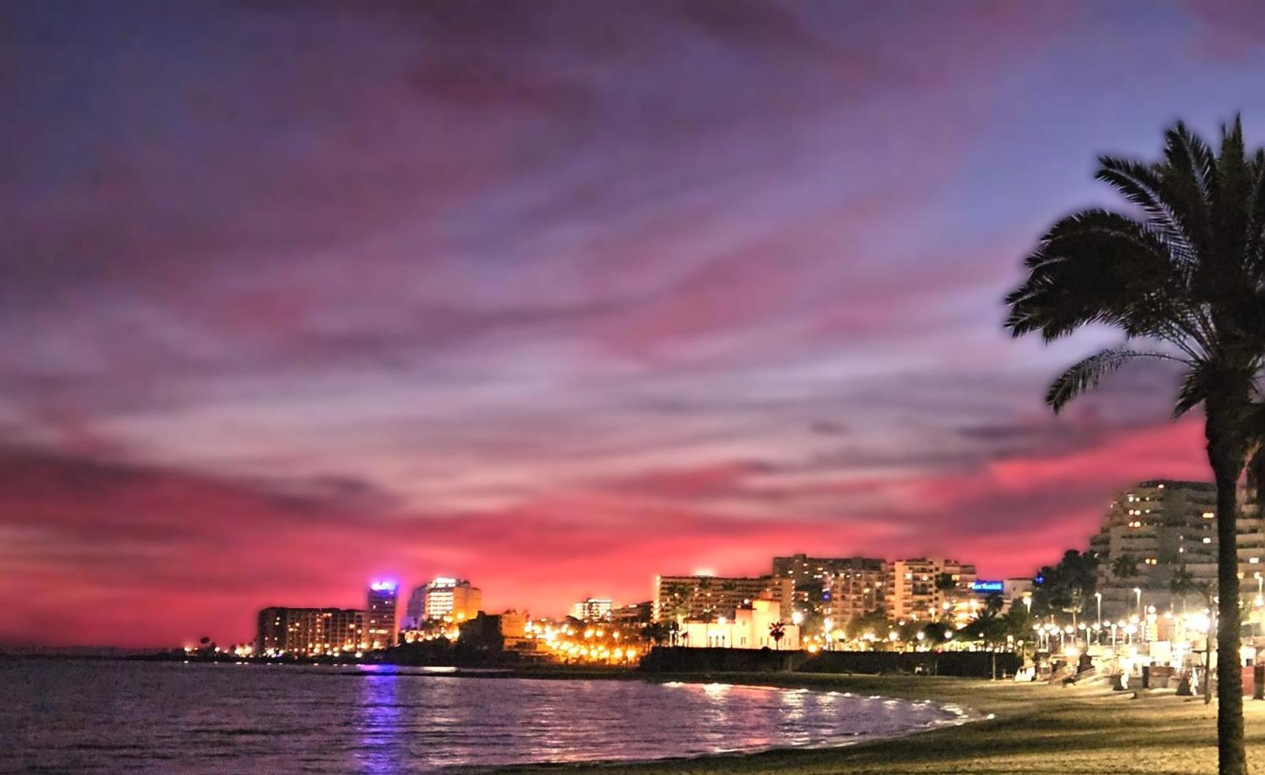 Benal Beach Vibe Benalmadena Bagian luar foto